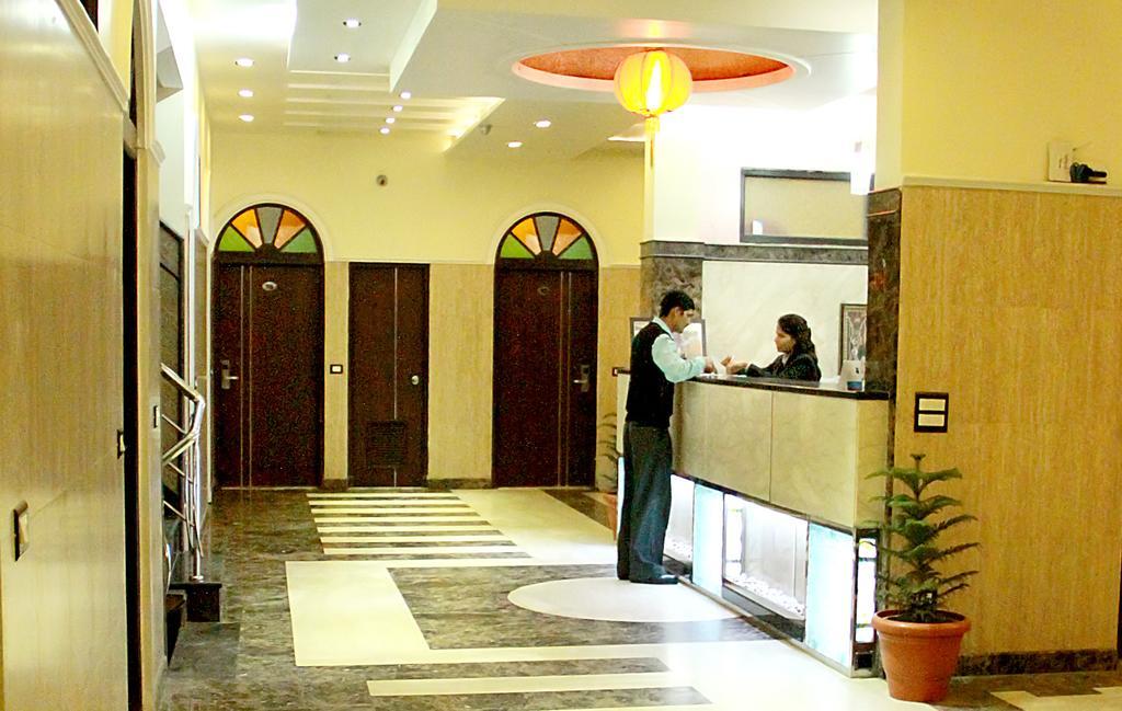 Hotel Wall City New Delhi Exteriör bild