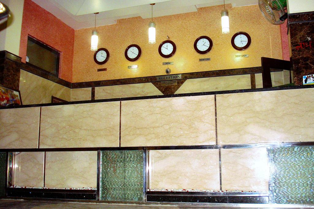 Hotel Wall City New Delhi Exteriör bild