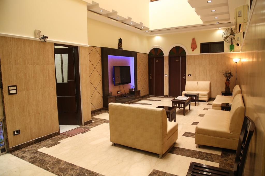 Hotel Wall City New Delhi Exteriör bild